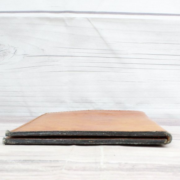 *Vintage Brown Leather 9-Inch Bi-Fold Wallet - Picture 7 of 9